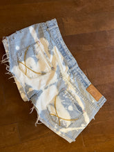 Load image into Gallery viewer, Pinky Short Shorts